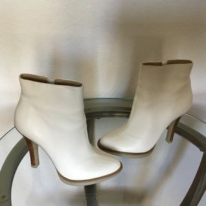 White Leather Ankle Heeled Booties. Size 6.5